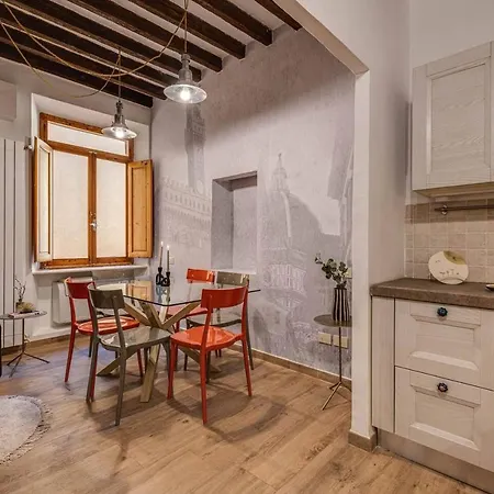Florence- Laurel Apartment *